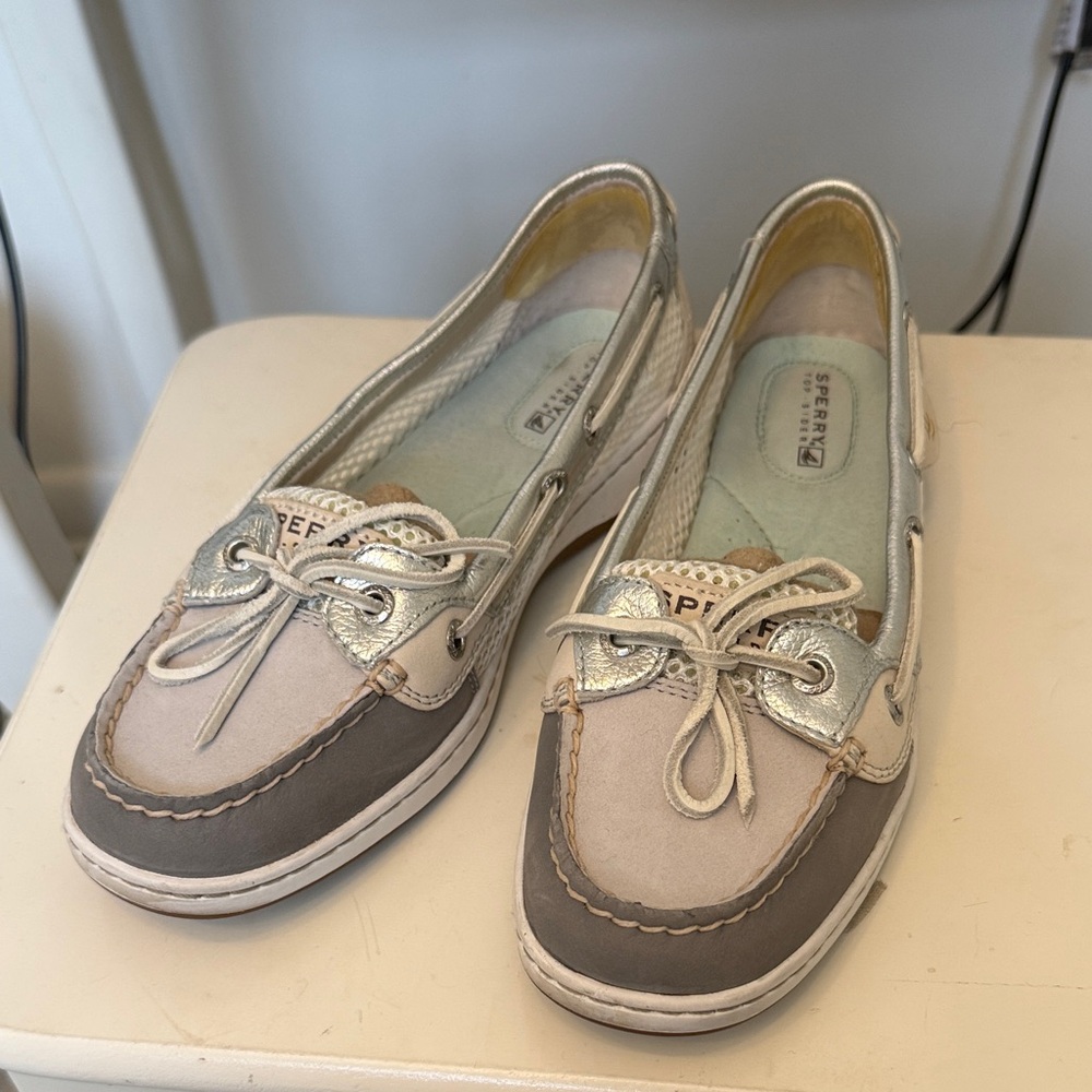 Sperry Women's Angelfish Metallic Silver and Gray Topsider Boat Shoes